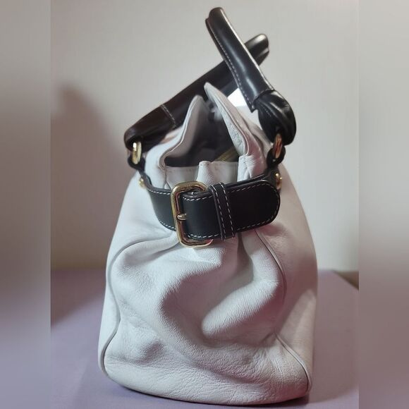 Giorgio Armani VTG Elegant White and Black Satchel Repainted - Picture 4 of 13